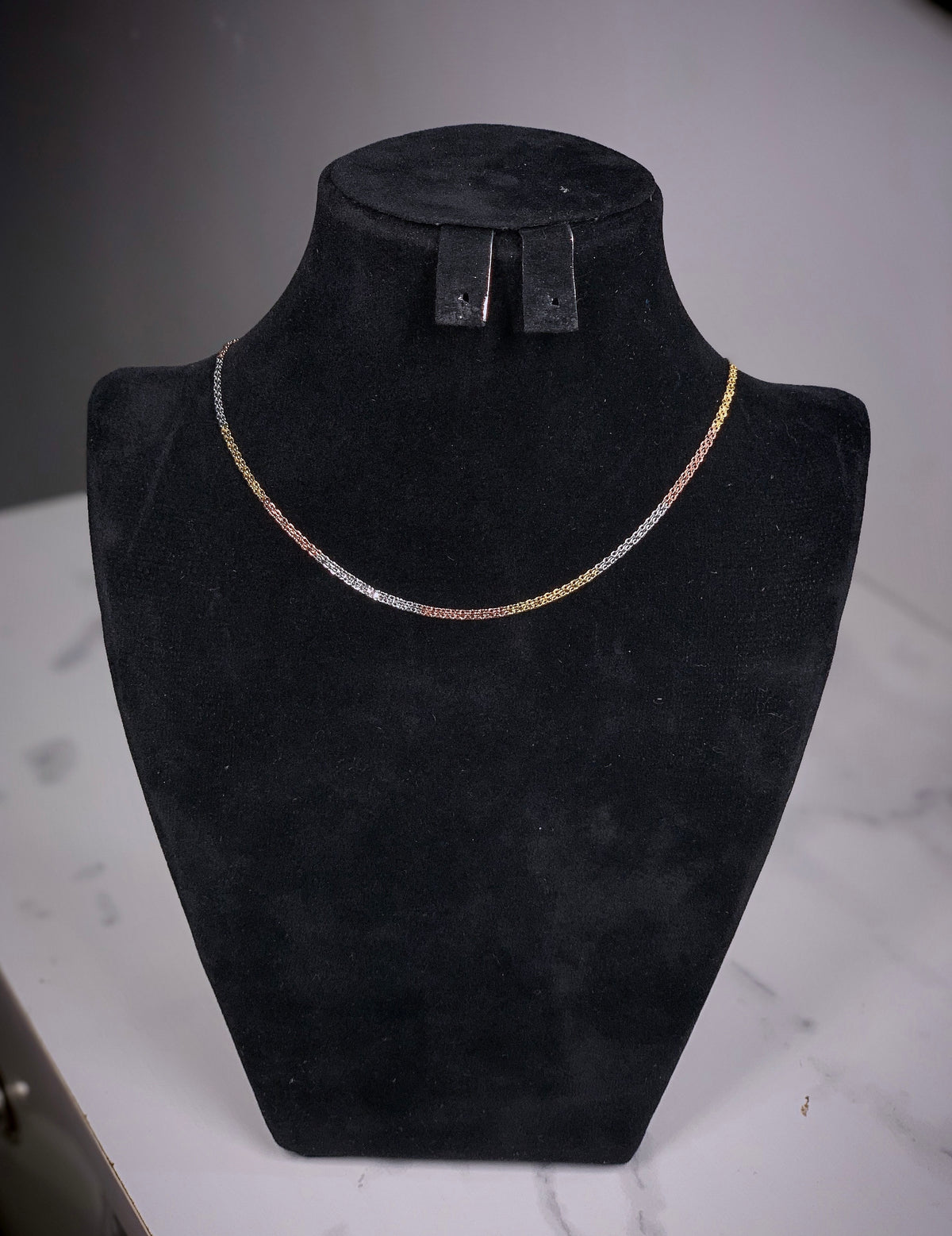 Simple flat chain necklace