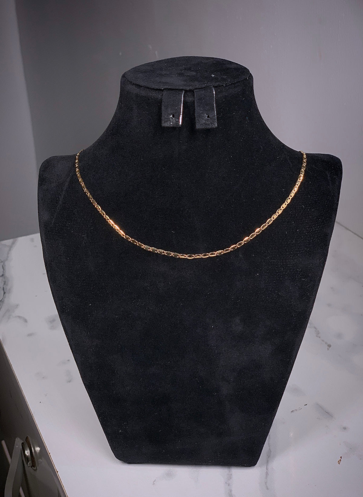 Simple durable bonded chain necklace